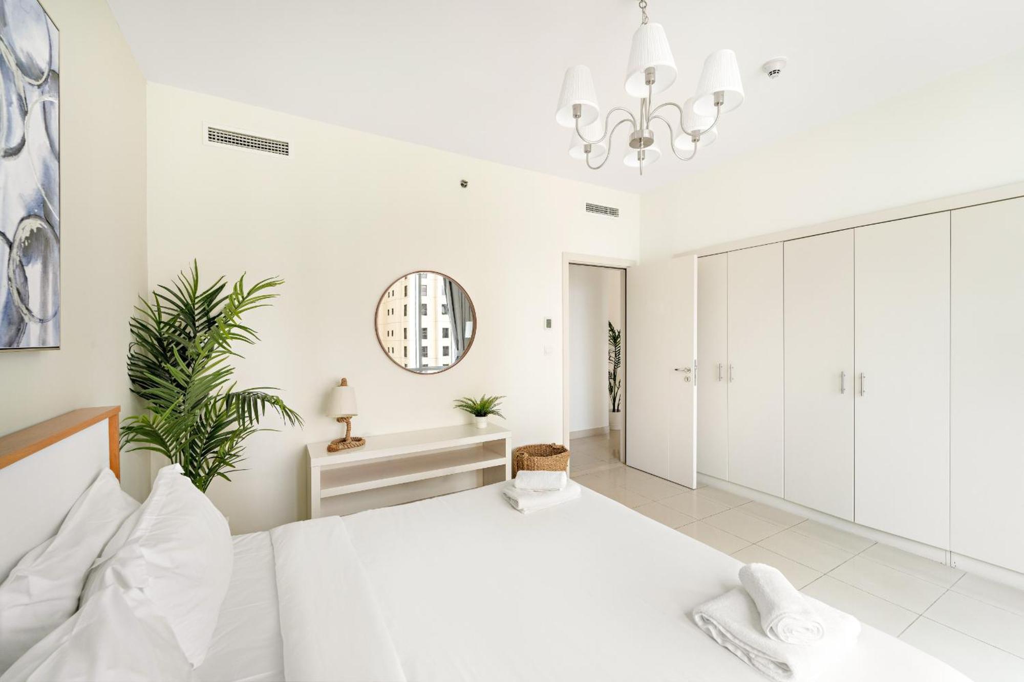 Vayk - Cozy 1 Bd With Stunning Views In Marina Dubai