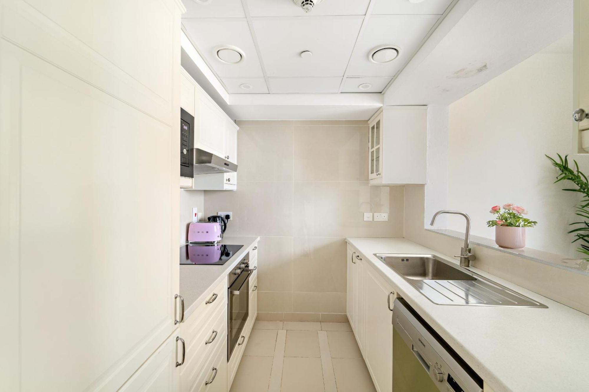 Vayk - Cozy 1 Bd With Stunning Views In Marina Apartment