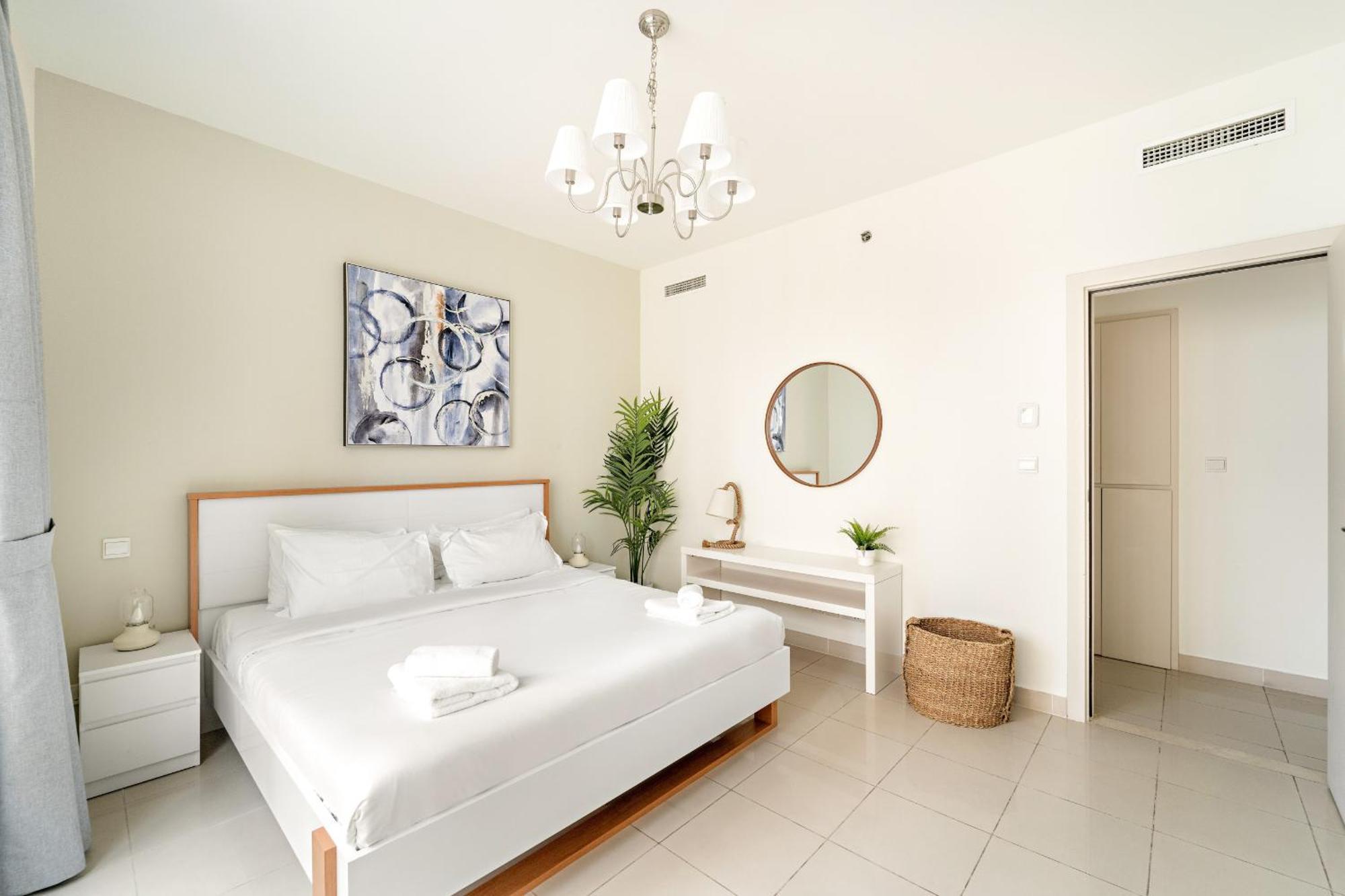 Vayk - Cozy 1 Bd With Stunning Views In Marina *